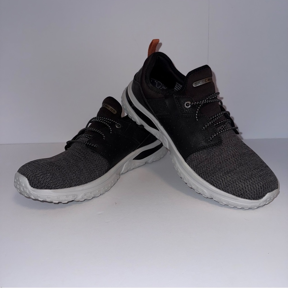 Sketchers Relaxed Fit Solvano Caspian Men’s Comfort Wear Shoes/Sneakers Sz 9.5